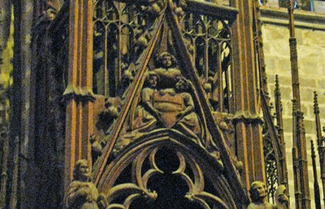 barcelonacathedralaltercarving