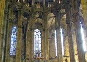 barcelonacathedralalterpiecedistant